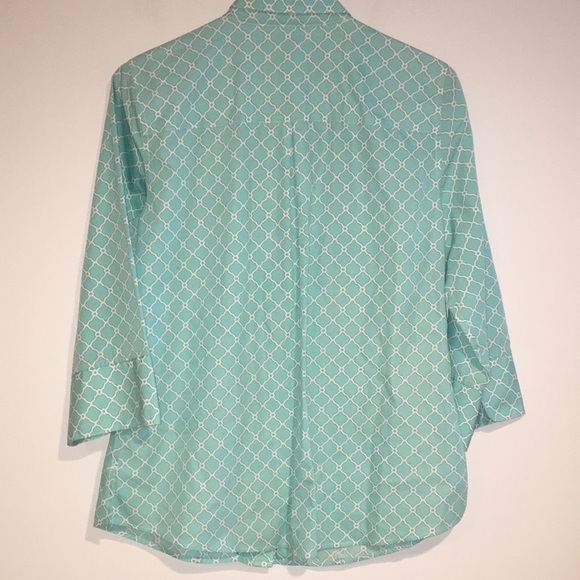 Chico’s Women’s Aqua and white button down shirt sz 1 small - Picture 5 of 7